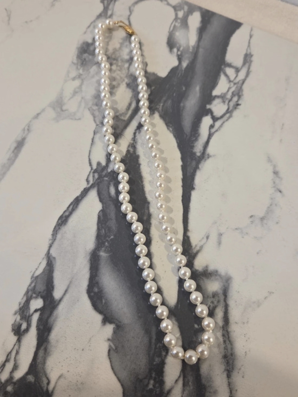 Vintage Cream Glass Pearl Strand Necklace Gold Filigree Clasp